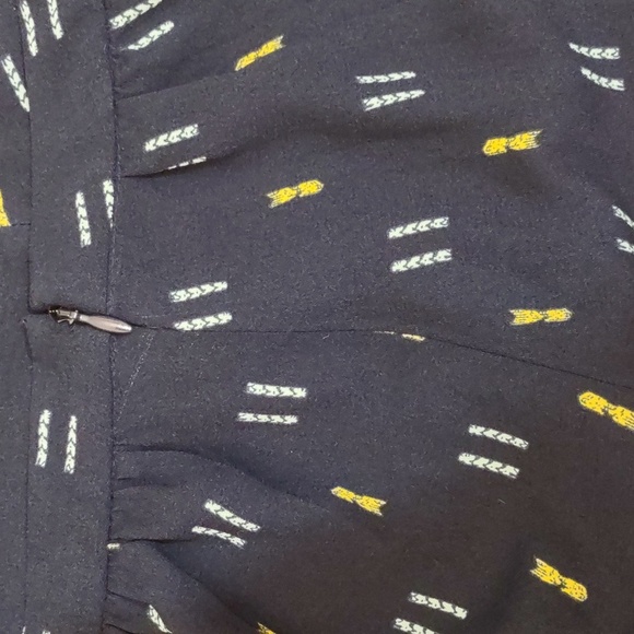 SLIGHTLY USED LOFT BLUE SKIRT WITH YELLOW AND LIGHT BLUE PATTERN SIZE 4 - Picture 7 of 9